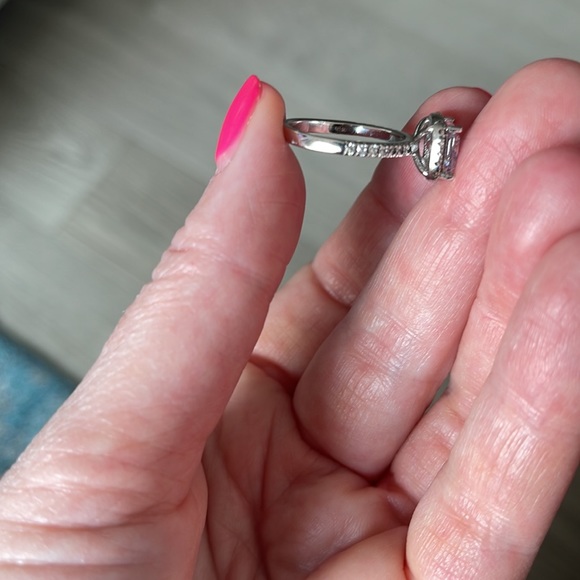 ❤️ FINAL PRICE ❤️ Everly Ring - Size 6 - Picture 3 of 4